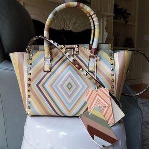 SOLD 🆕Valentino Garavani Rockstud Native Tote